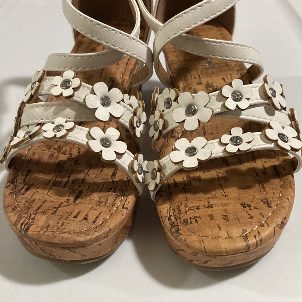 White Wedges - Picture 5 of 9